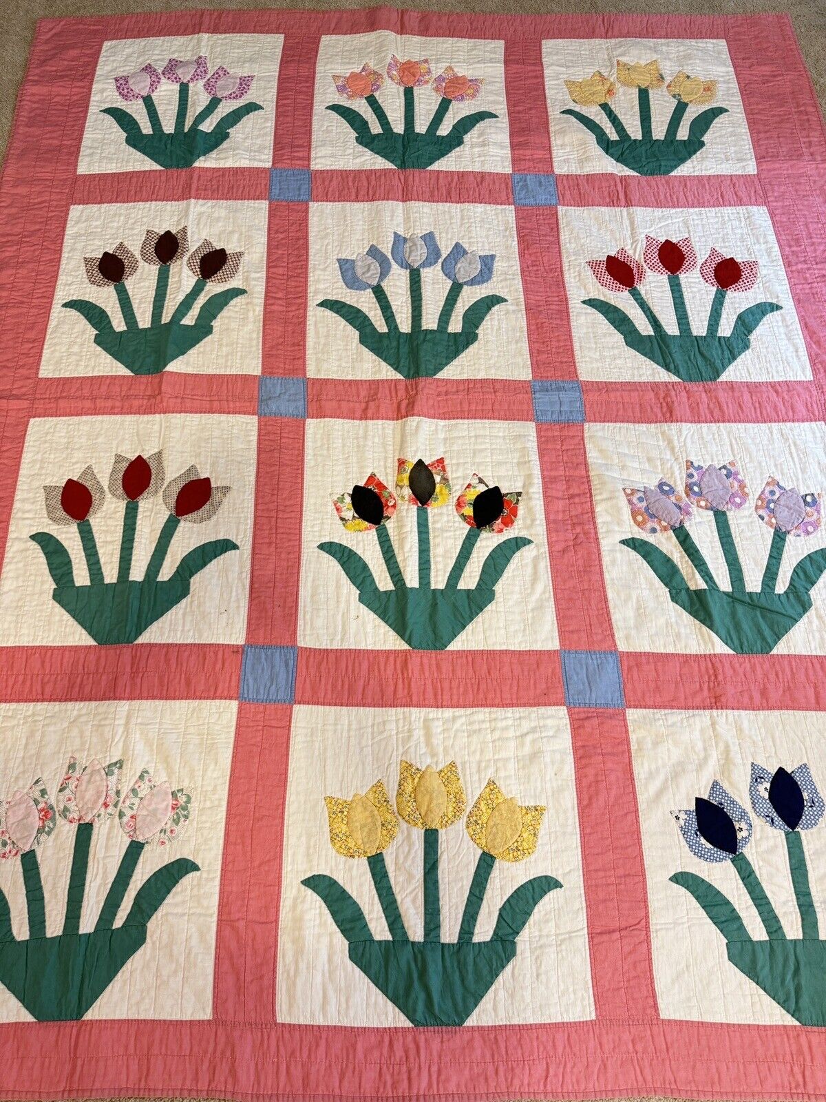Vintage Hand Appliqued Hand Quilted Postage Stamp Quilting Floral 80”x67” Queen