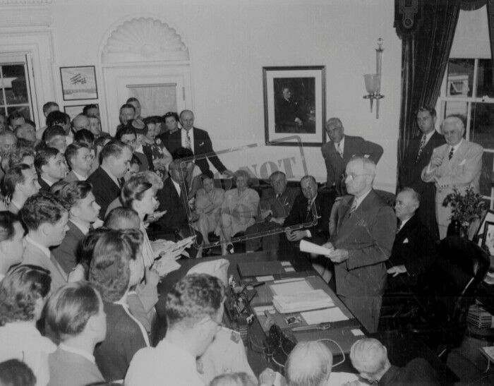 President Truman announces Japan's surrender World War 2 WWII 8 x 12 Photo