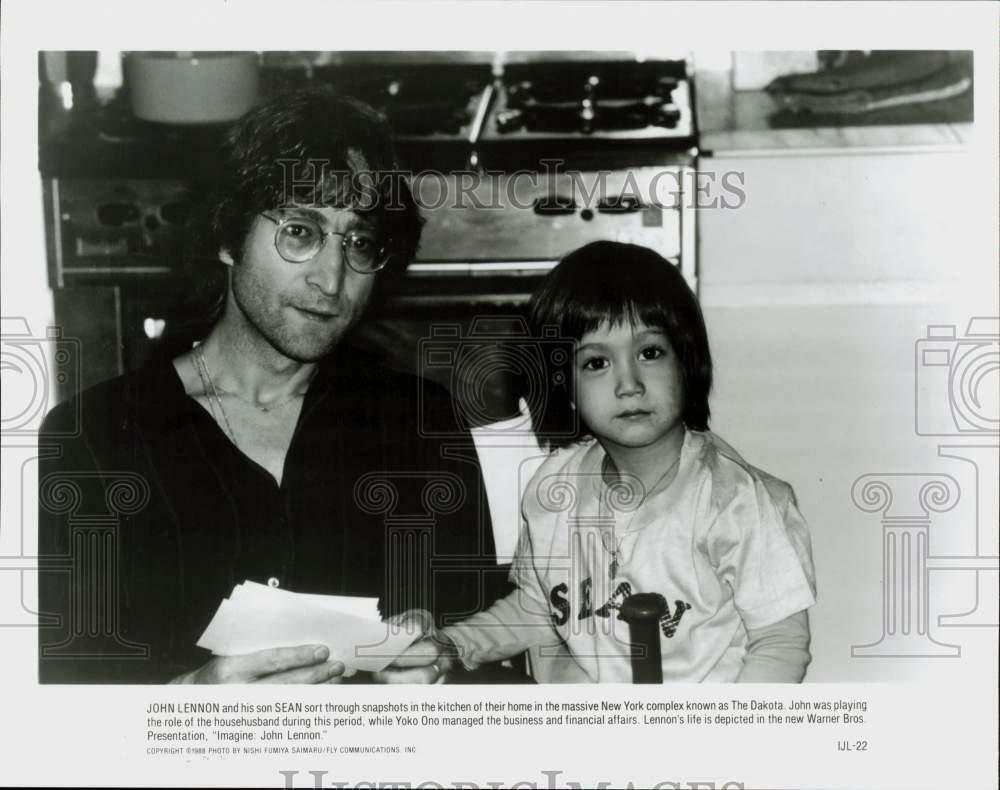 1988 Press Photo John Lennon & Son Sean in \
