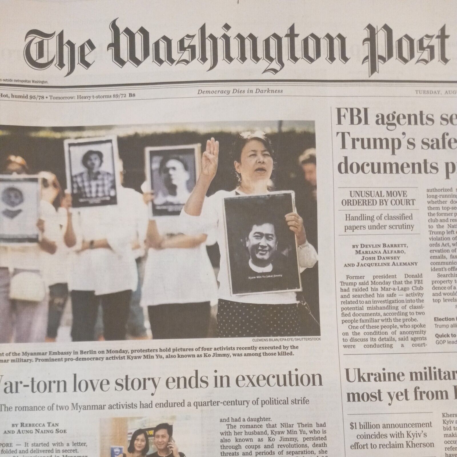 The Washington Post Tuesday August 9 2022 FBI Agents Search Trump\'s Safe In...
