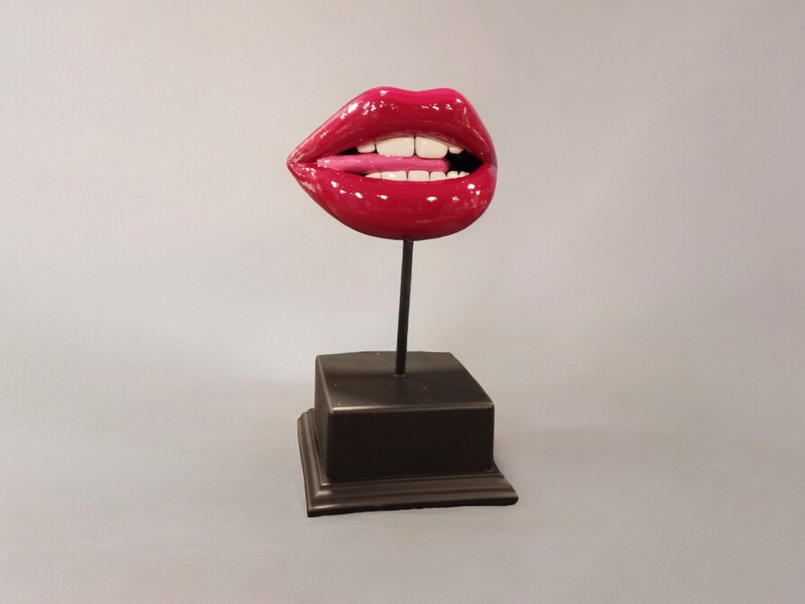 Sexy Red Lip statue Aesthetic Hot Desk Table Decor Gift For her Office Home