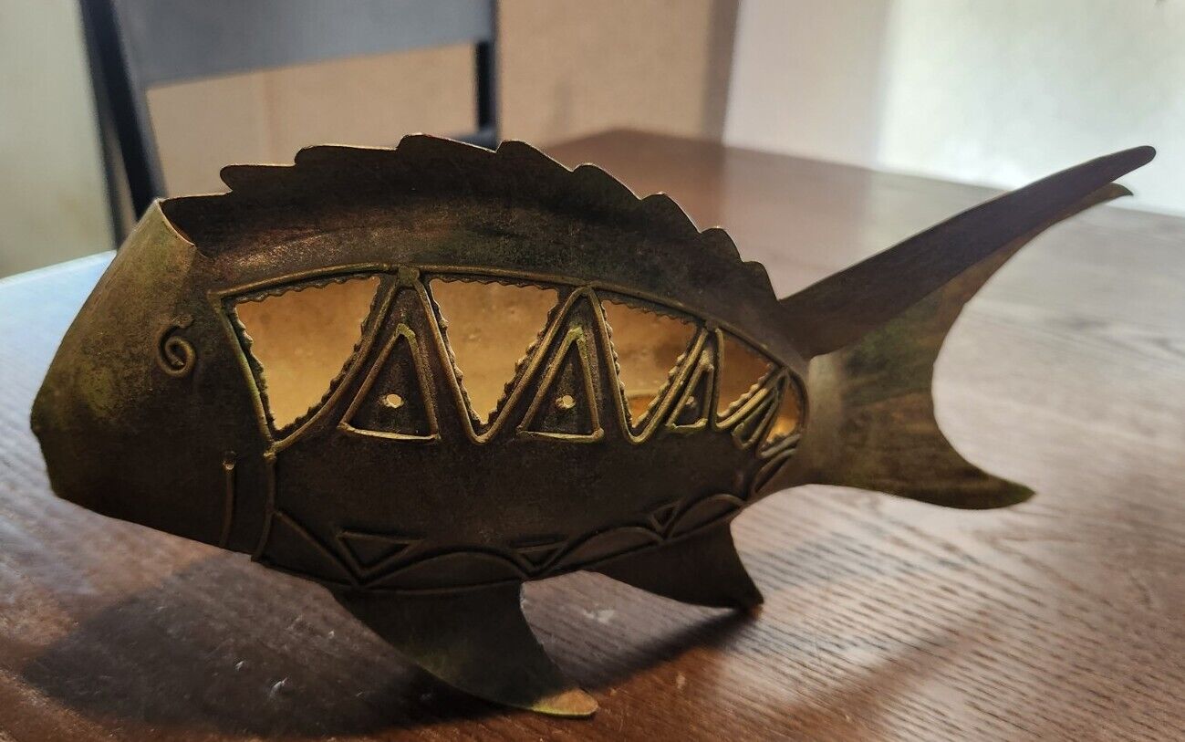 Tea Candle Holder  Metal Art Fish Sculpture Tea Light/Votive Vintage Retro