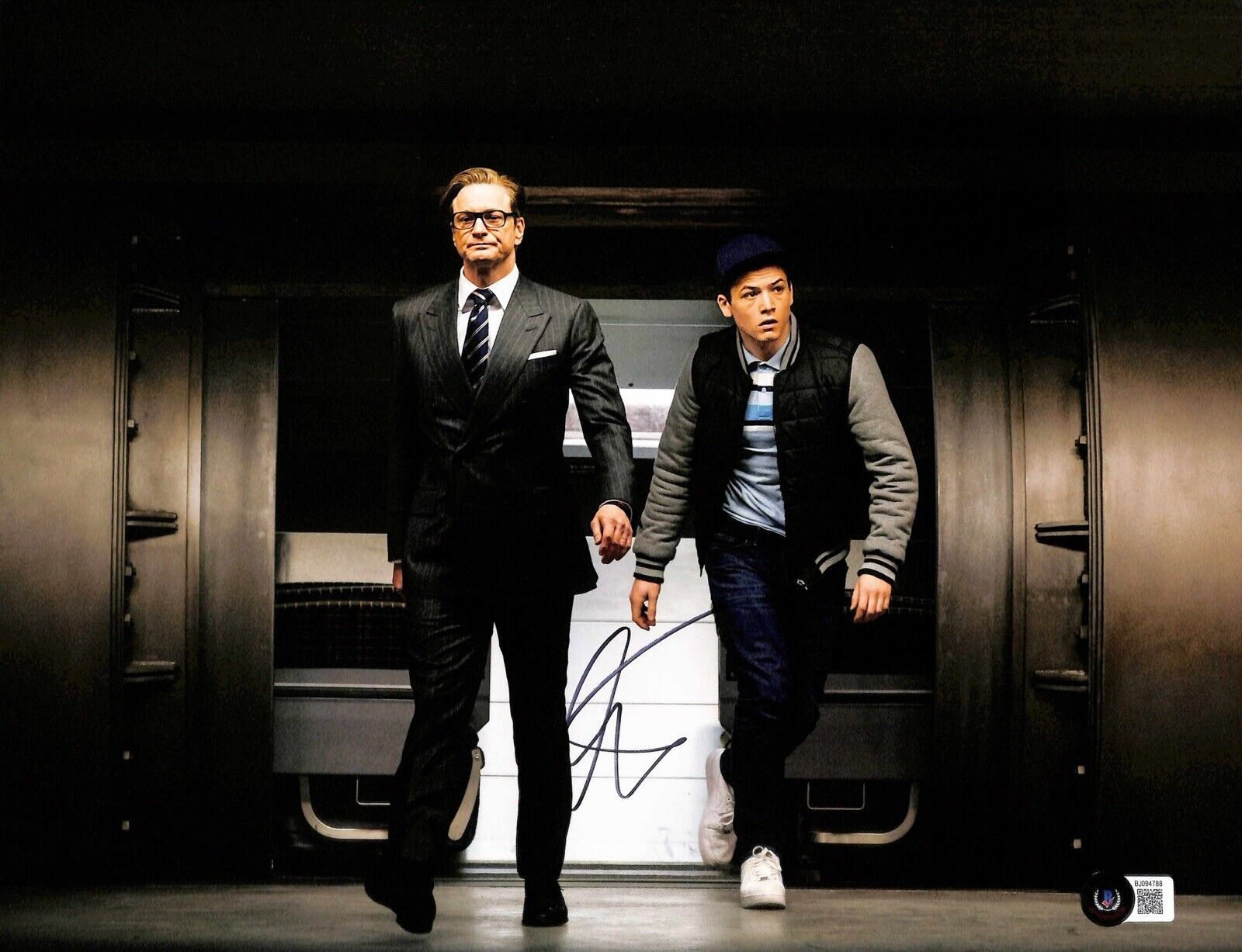 Colin Firth Kingsman Signed 11x14 Photograph BECKETT (Grad Collection)