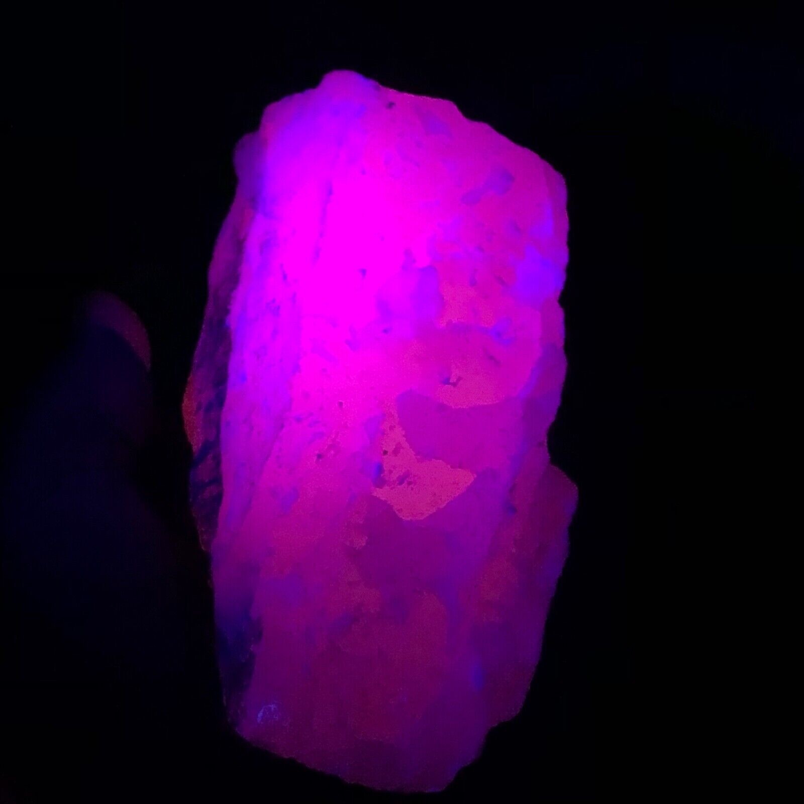 Pink Mangano Calcite Stone Rough From Top Quality Uv Light Reactive
