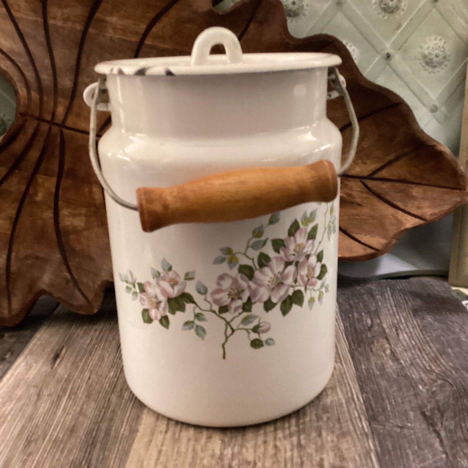 Kitchenalia vintage white enamel milk can floral motif lid pail Shabby French