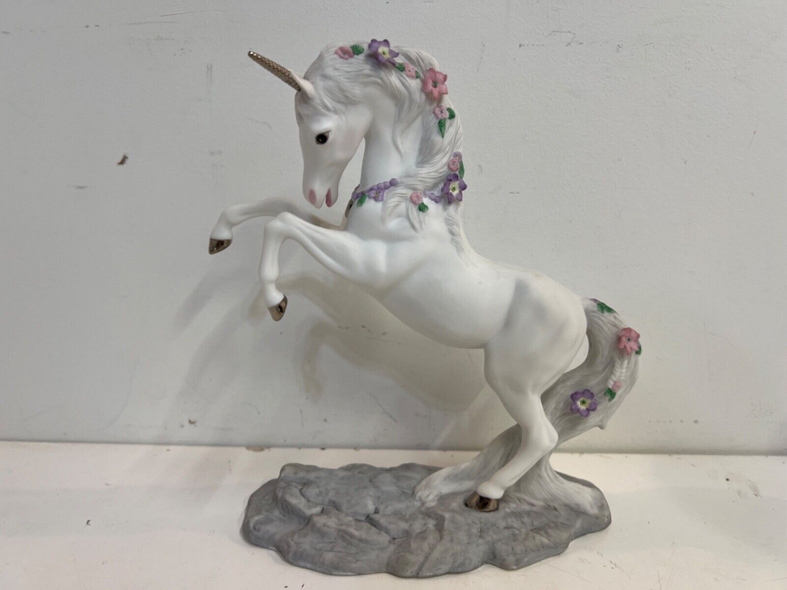 Vintage Princeton Galleries “Love’s Majesty” Porcelain Unicorn Figurine 1991