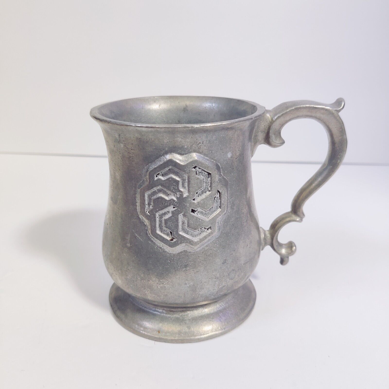 Vintage Wilton  Pewter Mug With Engraving Of A “flower Design”