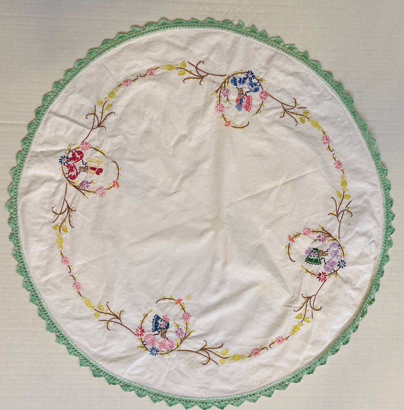 Vintage embroidered ladies Dolly table cloth 