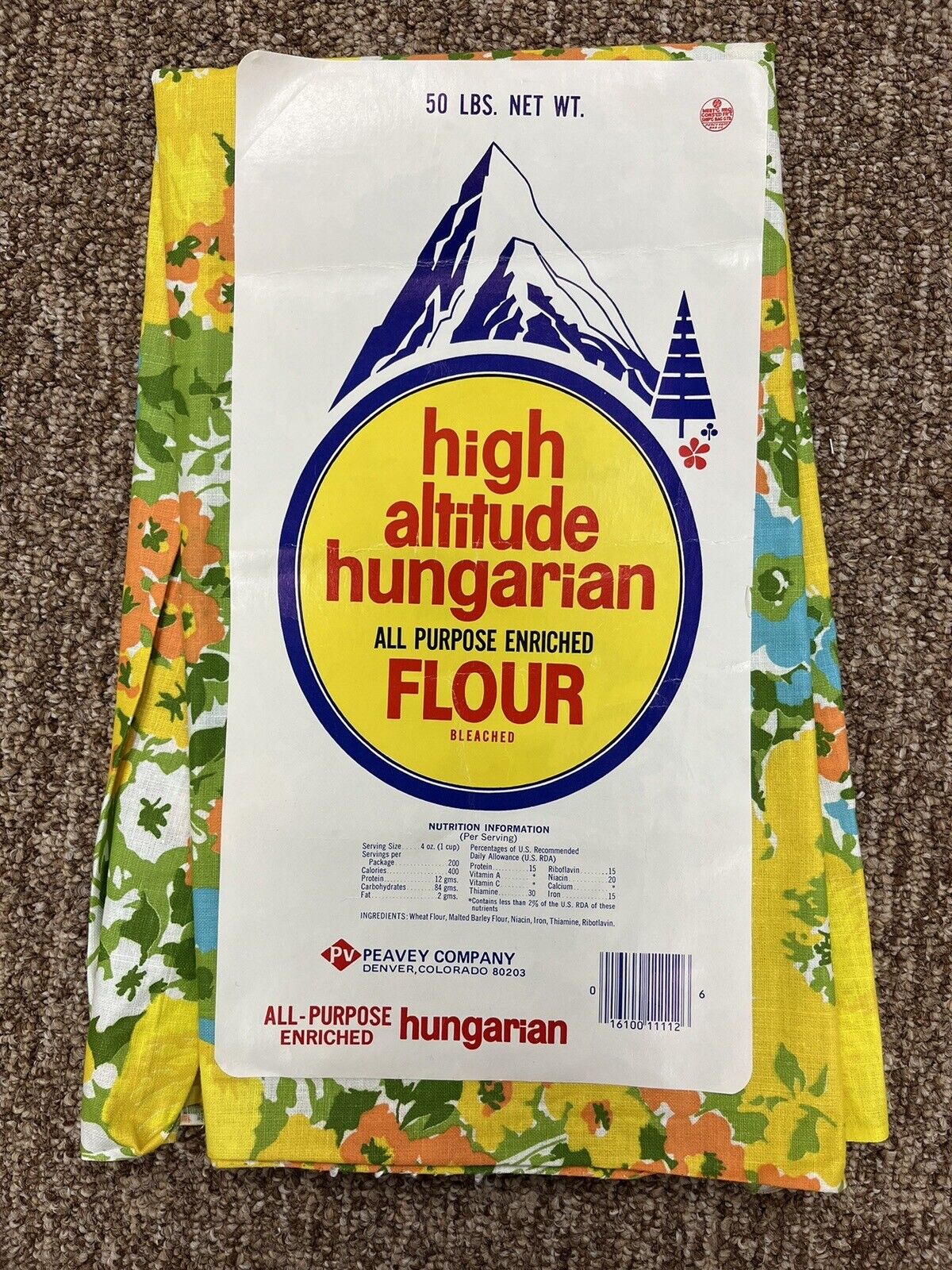 Vintage \'high altitude\' Flour Sack Fabric Yellow Turq Floral Leaves 33\