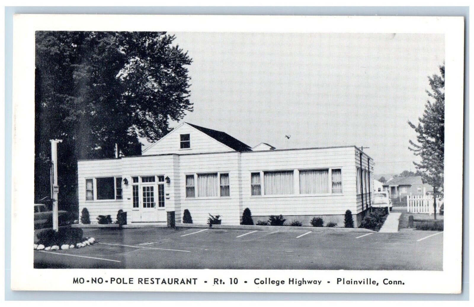 Plainville Connecticut CT Postcard Mo-No-Pole Restaurant Exterior Scene Vintage
