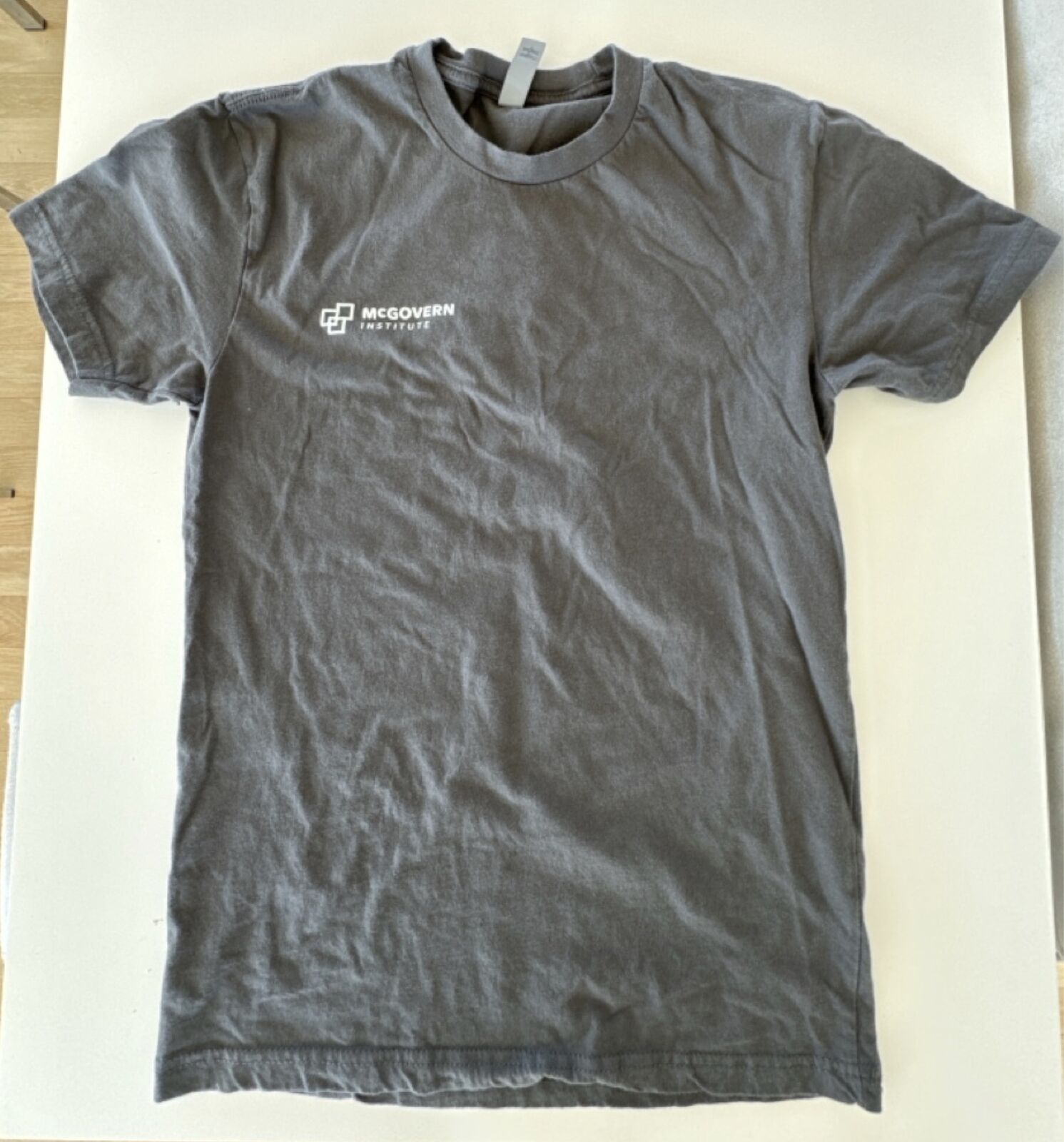 t-shirt MIT McGovern Institute Neurons That Fire Together Wire Together x-small