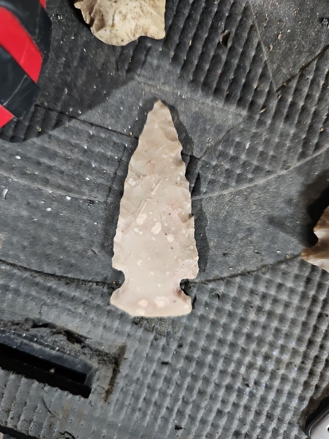 Poverty Point 2 3/4 Inch INDIAN ARROWHEAD ARTIFACT COLLECTIBLE MOTLEY