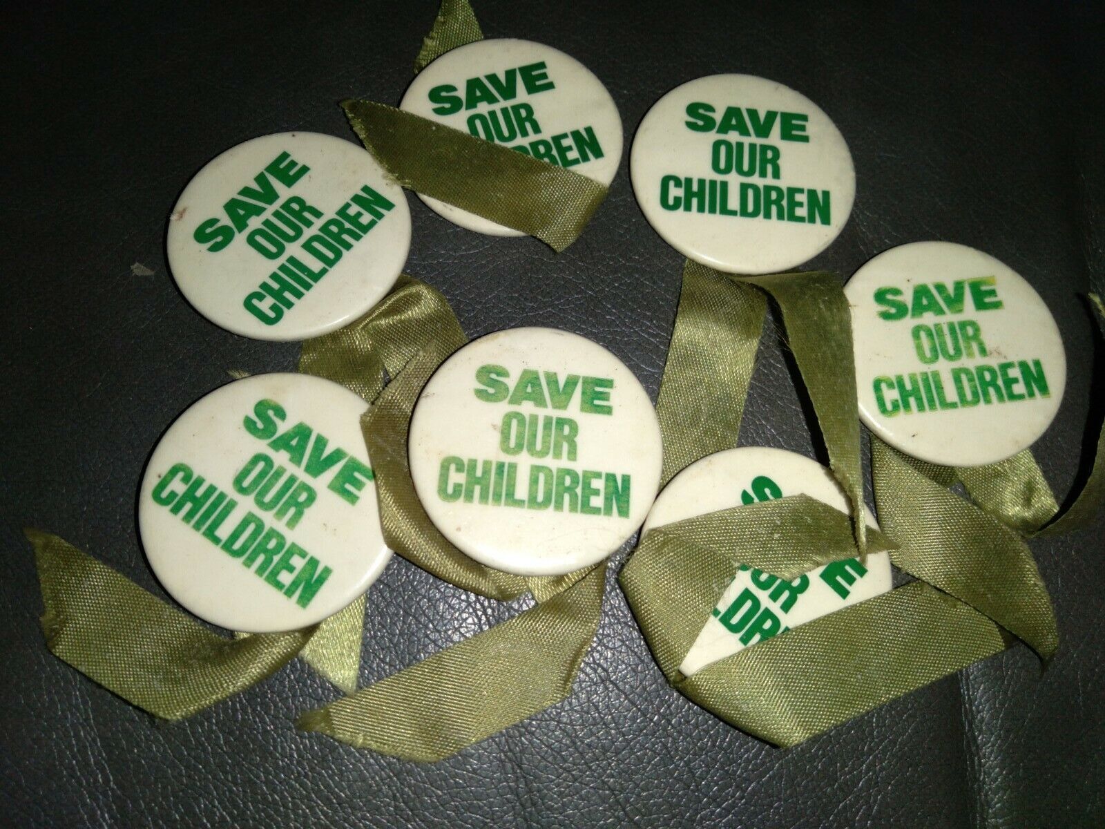 (1) Vintage “Save Our Children” Pinback Pin Button 1.75”, bin322
