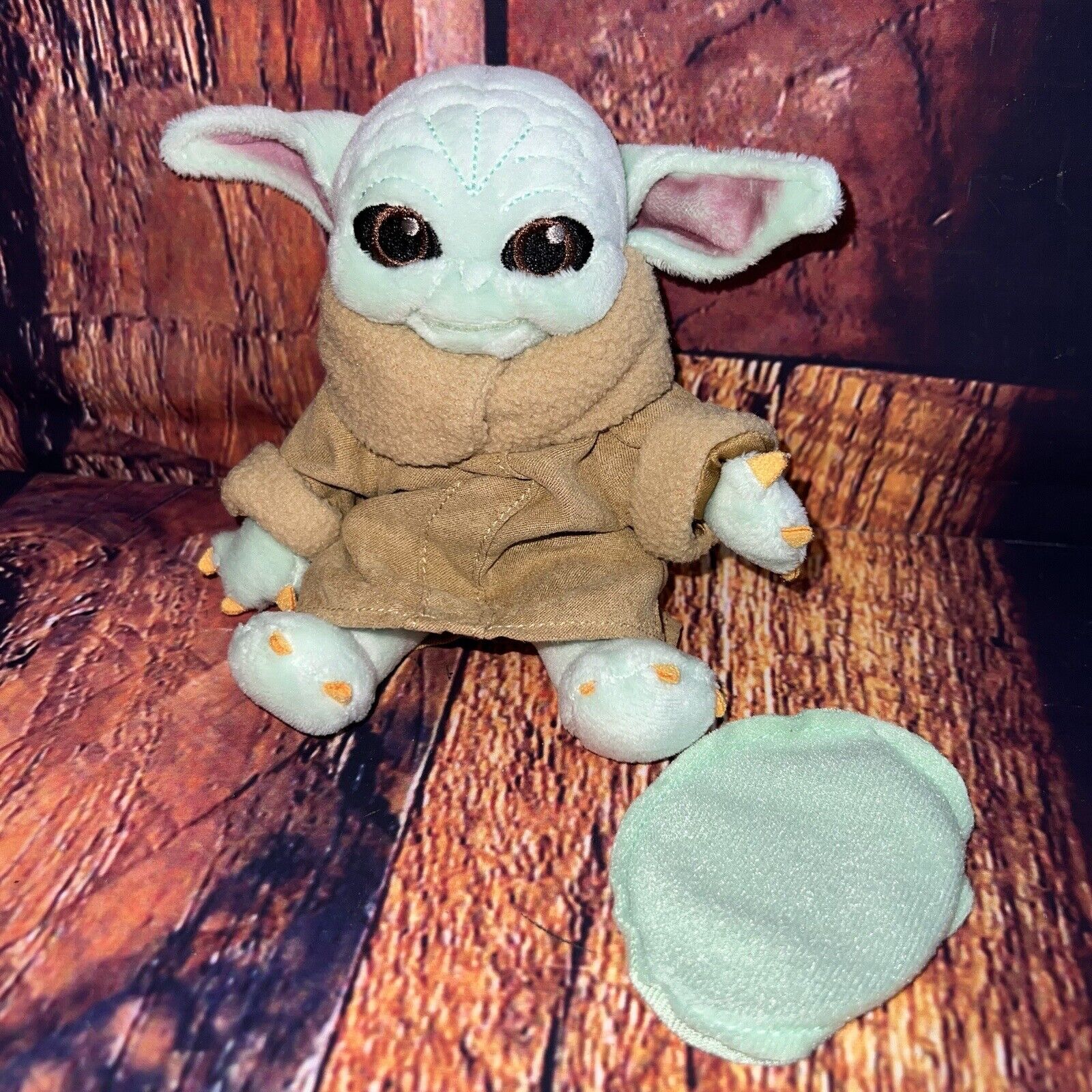 Disney Parks Star Wars Mandalorian The Child Grogu Baby Yoda Shoulder Pal Plush