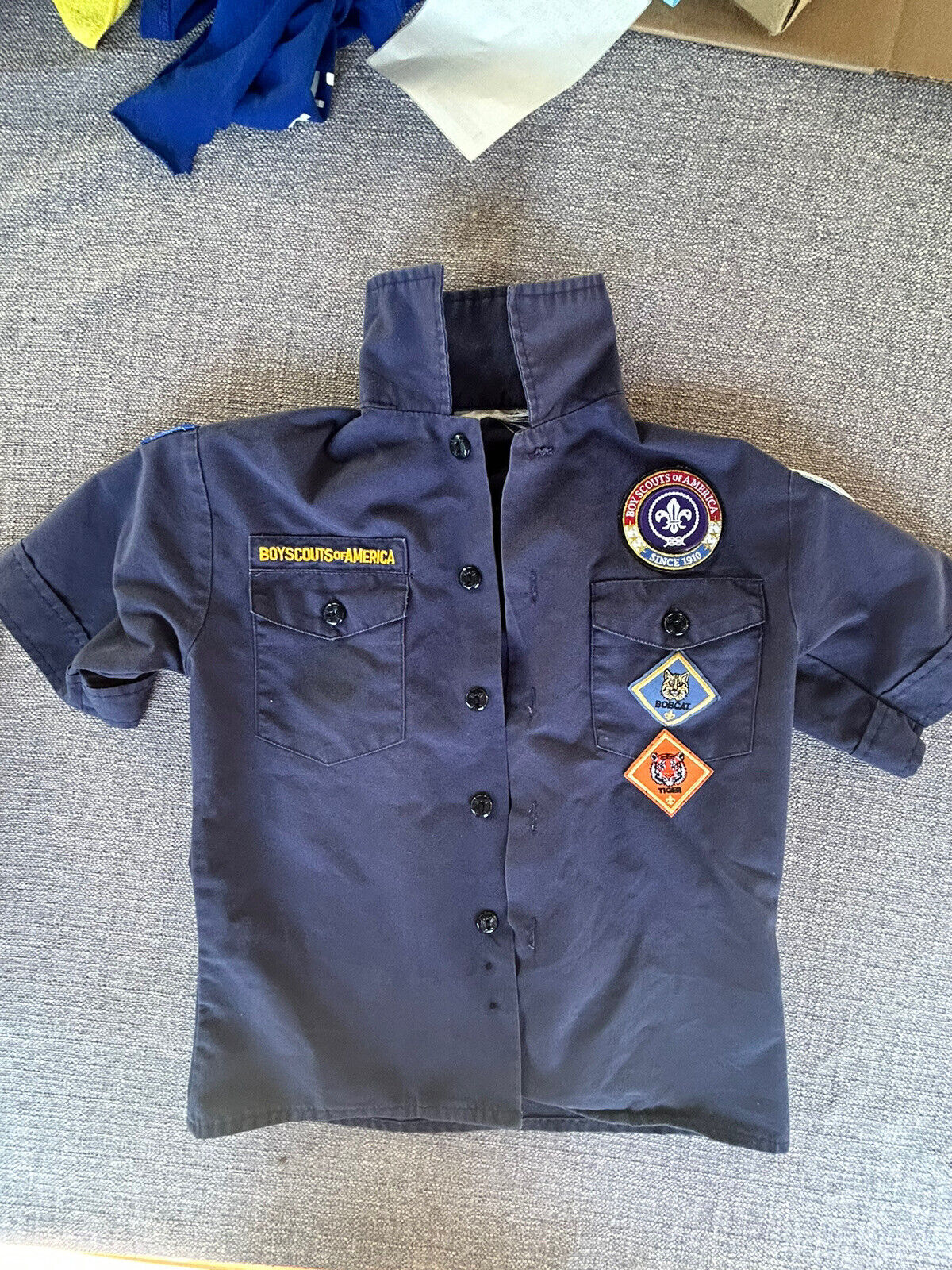 BSA Boy Scouts Official Youth Shirt Blue Boys - size tag missing Patches Bobcat