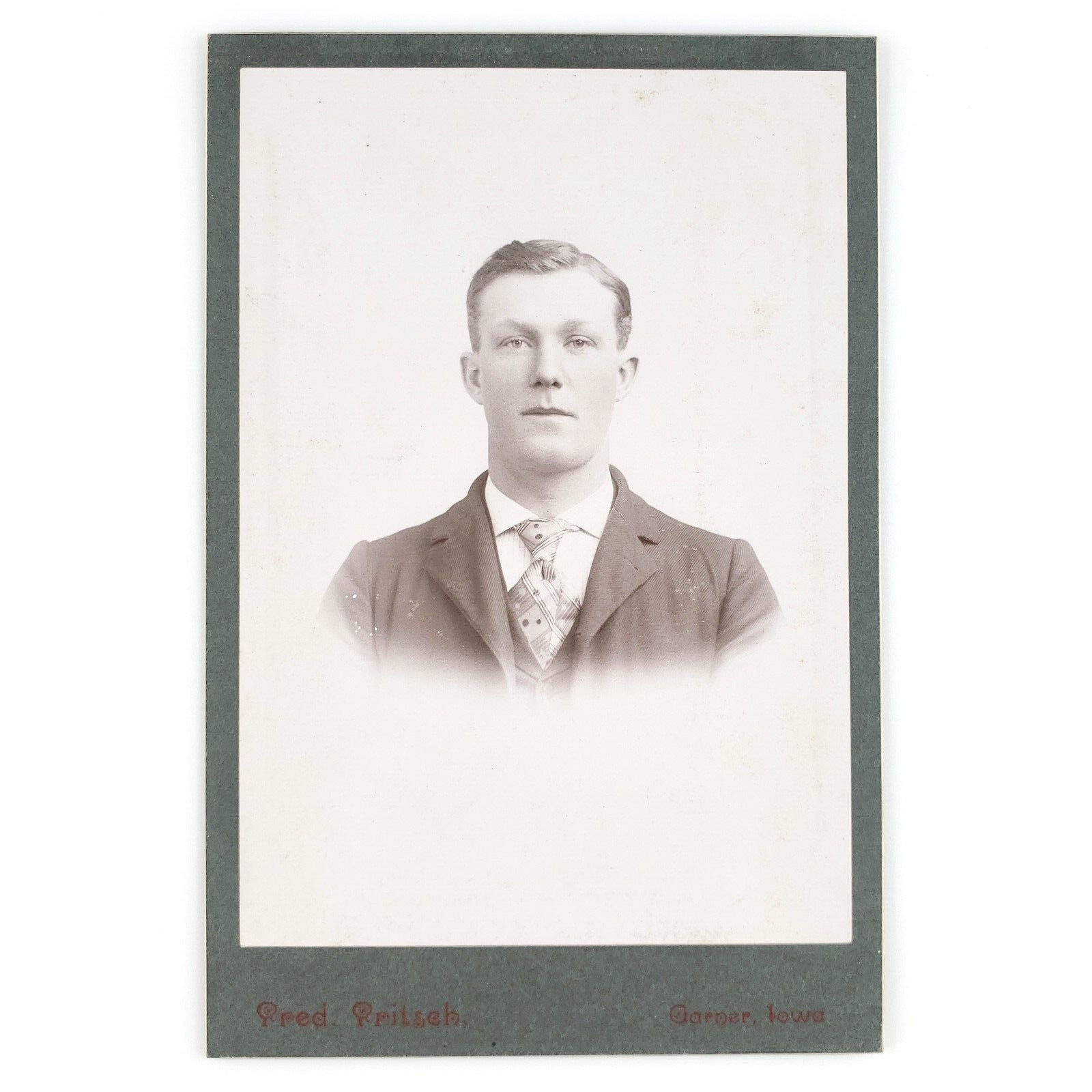 Garner Iowa Man Cabinet Card c1890 Suit Coat Necktie Fred Fritsch Photo B3229