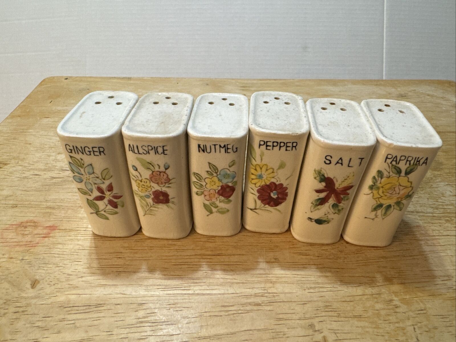 Vintage Japan 6 Flower Book Shaped Spice Jars Good Condition (L-1)