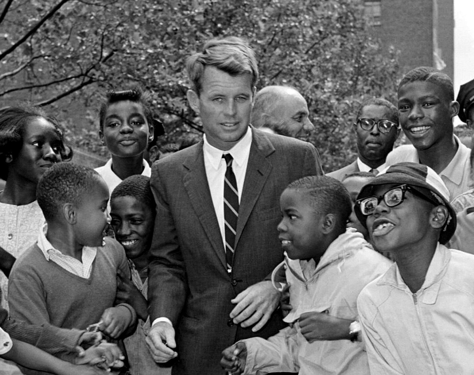 1963 ROBERT F KENNEDY Visits Children in Harlem PHOTO #2  (222-T)