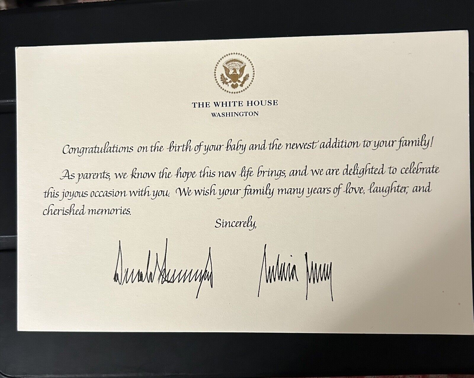 TRUMP WHITE HOUSE CARD BABY  BIRTH OFFICIAL SIGNED SIGNATURE DONALD MELANIA EXC