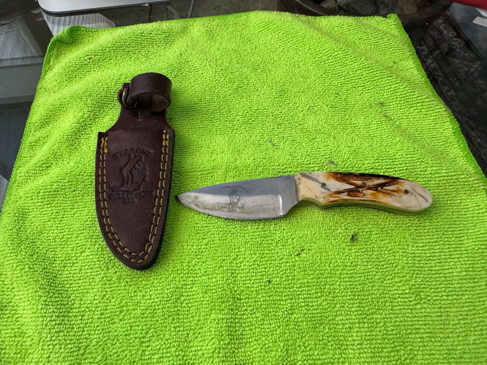 The Bone Collector BC-808 Hunting Knife With Leather Sheath & 