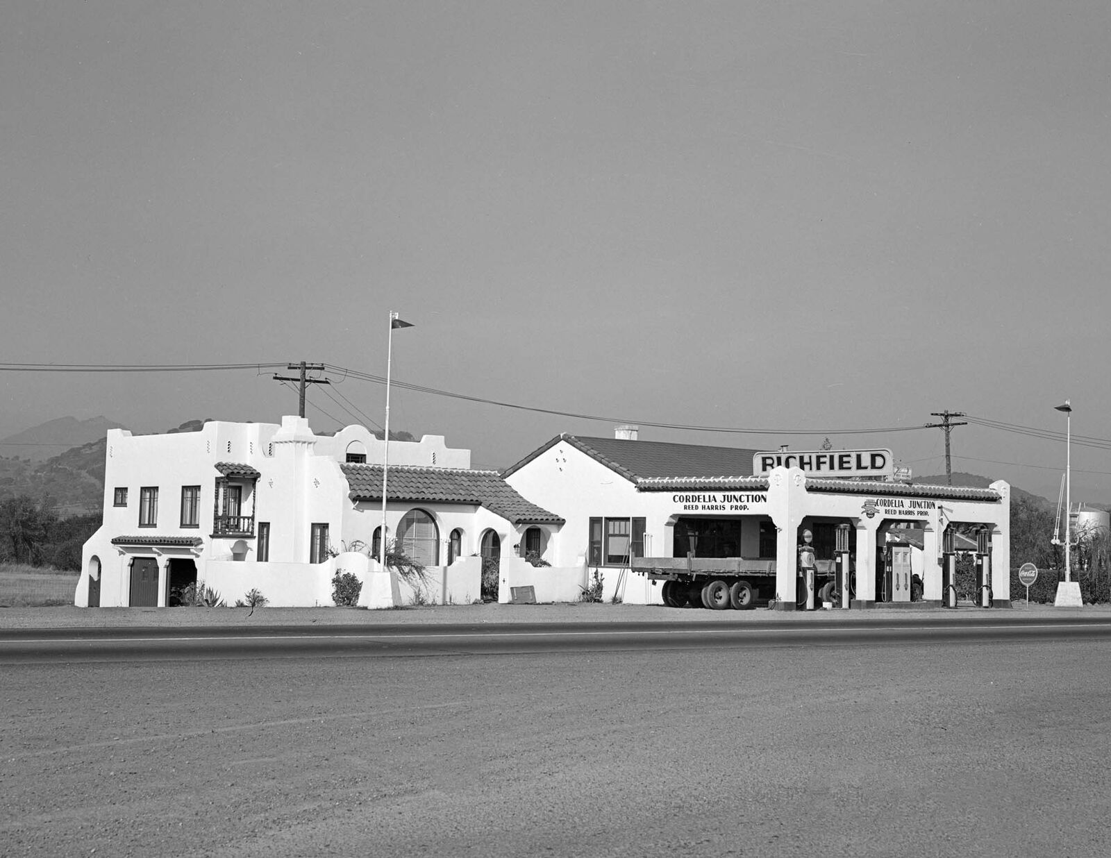 1940 Gas Station, Solano County, California Old Photo 8.5