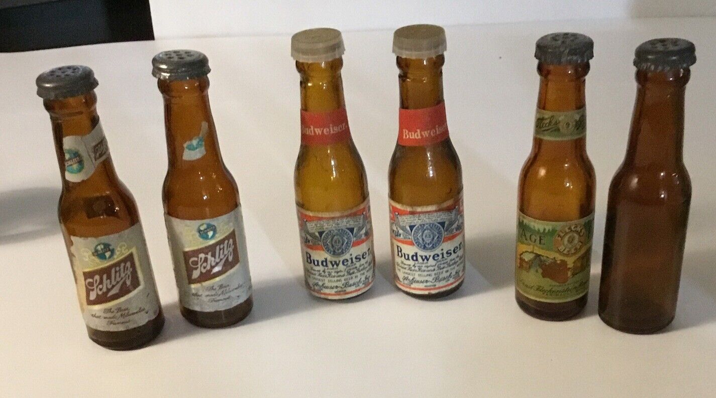 VINTAGE MINI BEER BOTTLES SALT PEPPER SHAKERS Budweiser, Schlitz, & Flecks Beer