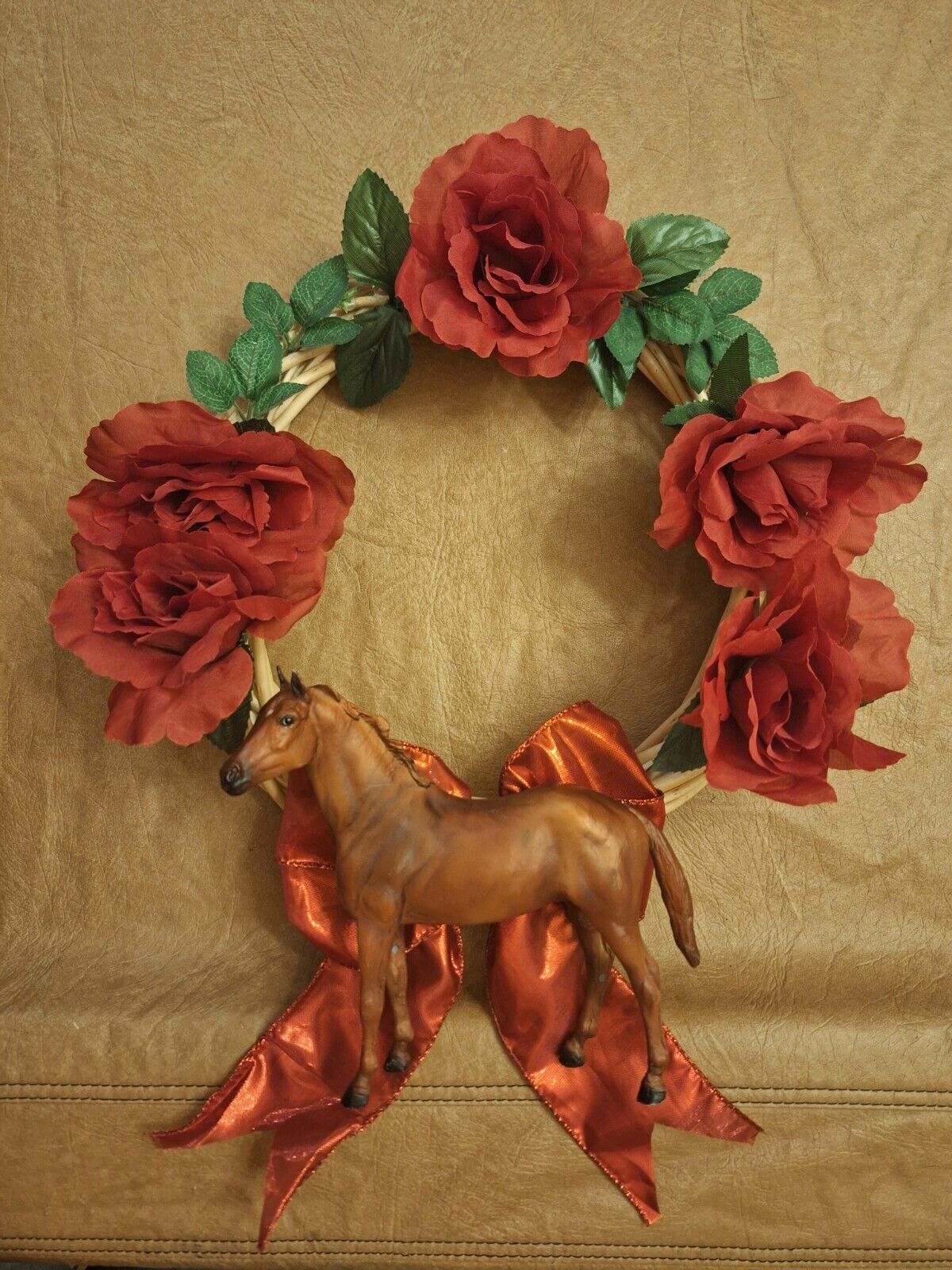 Triple Crown Run for the Roses Racehorse Wreath with Breyer Horse 
