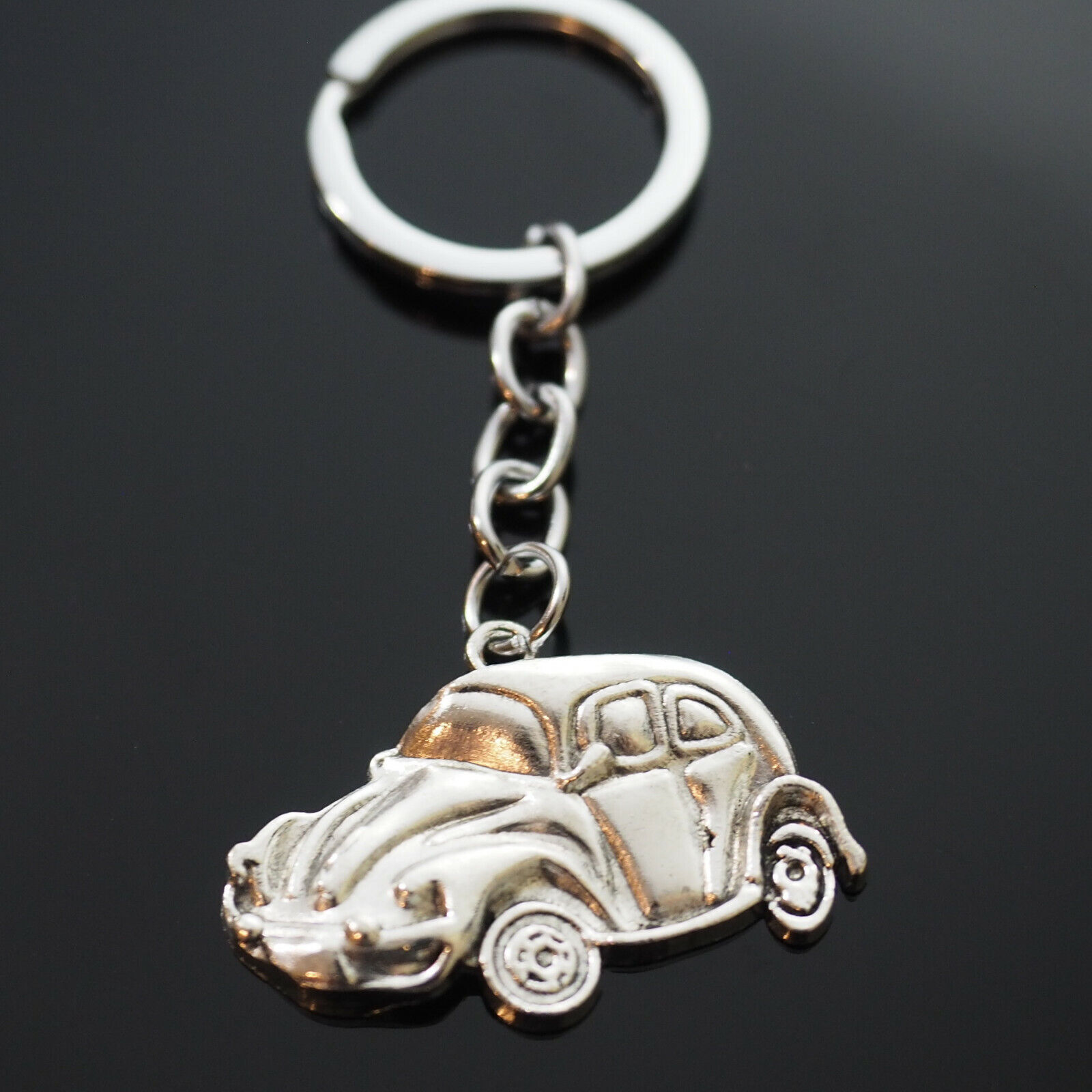 Vintage Love Bug Beetle Car Hippie 70\'s 60\'s Silver Pendant Keychain Gift