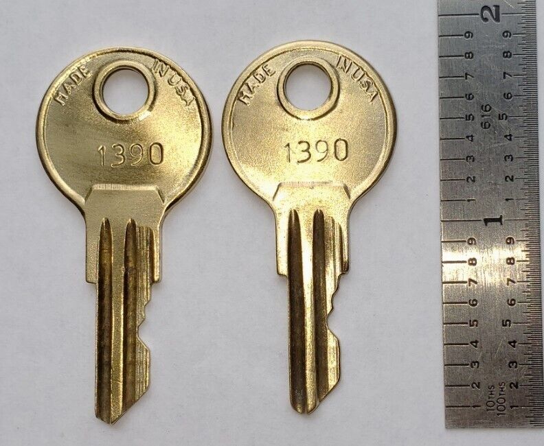 Vintage Bauer #1390 Set of Two Brass Keys
