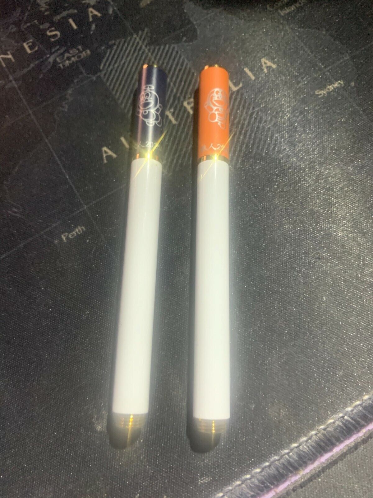 Set - World's Smallest Fountain Pens 2-Set Imitation Smoke Fine Nib Very Rare