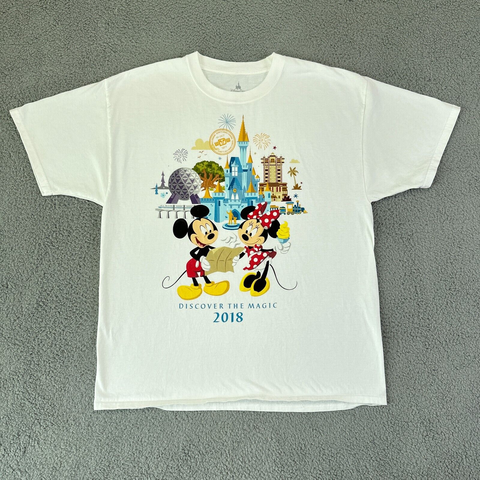 Disney World Shirt Mens Extra Large White Mickey Minnie 2018 Discover the Magic