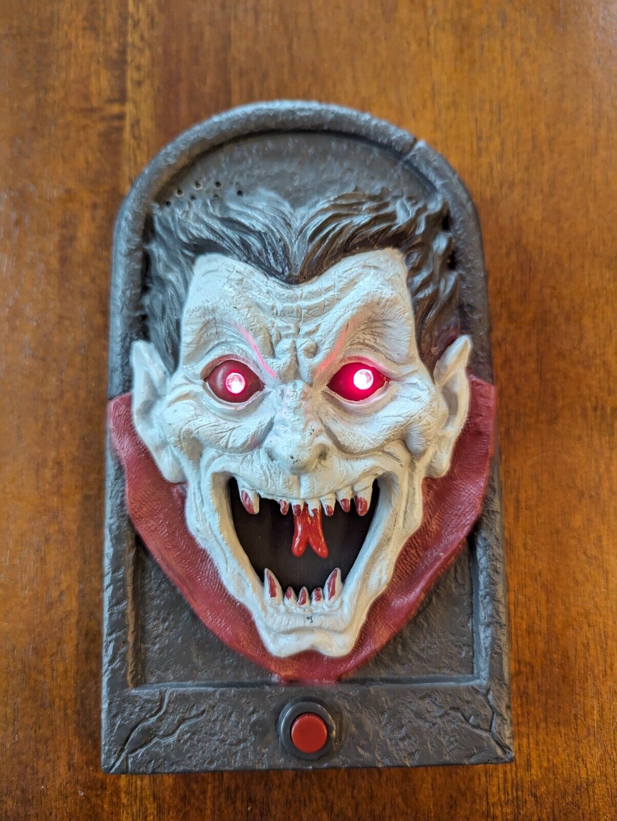 Magic Power Halloween Decor 2010 Talking Dracula Light Up Eyes Hanging Doorbell 