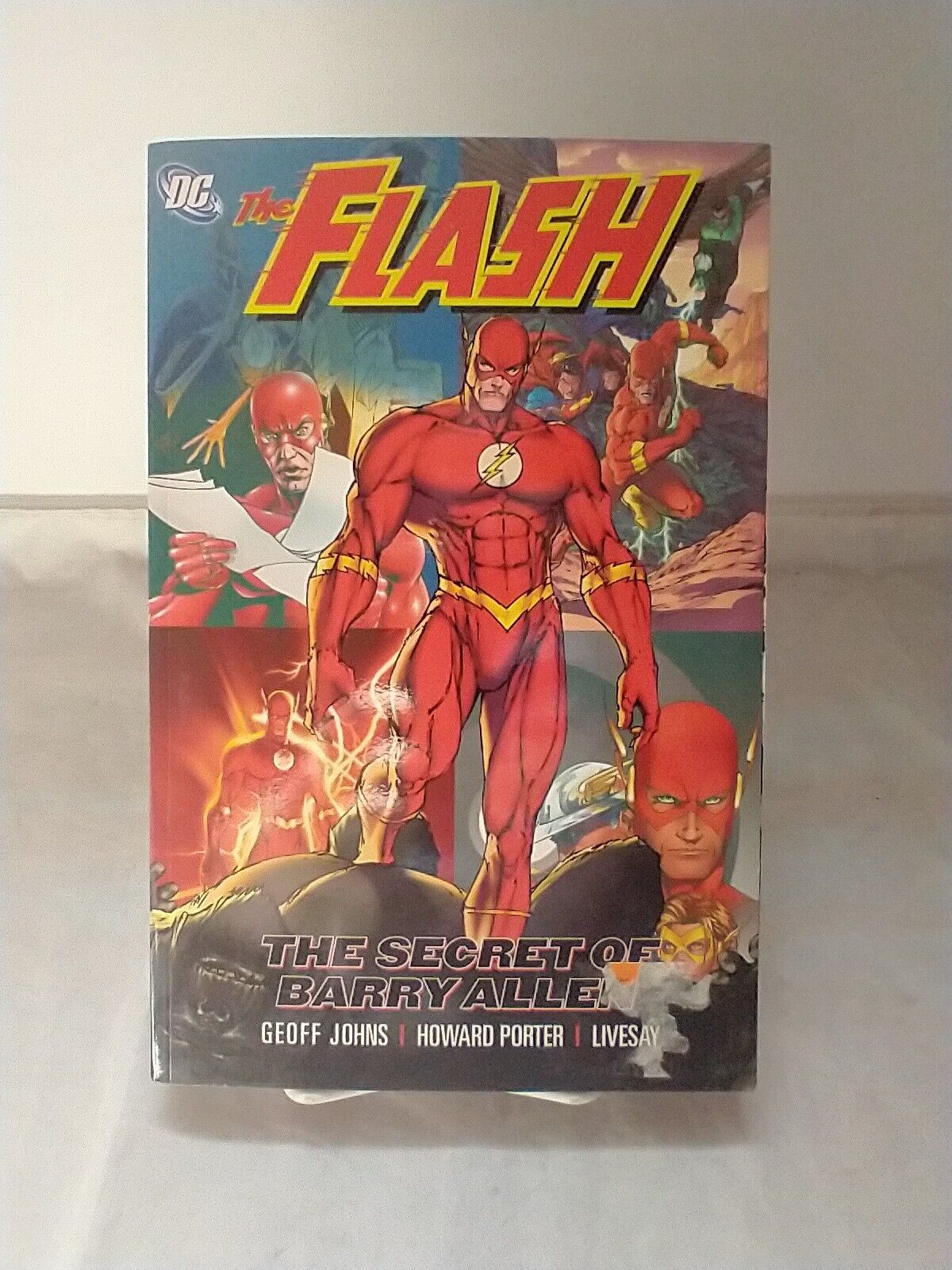 The Flash Vol. 6: The Secret of Barry Allen Trade Paperback By Geoff Johns Used