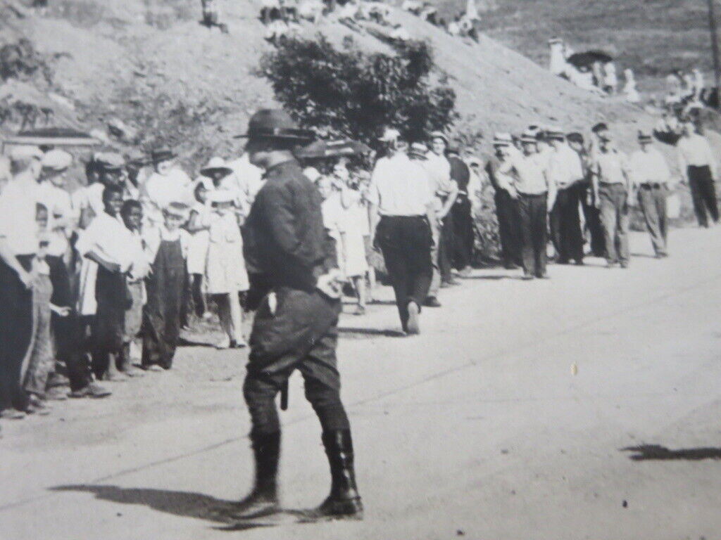 1933 Press Photograph Photo Coal Mine Strike Miners Police Crossing Picket Line