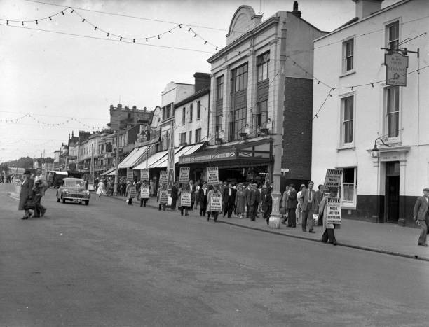 Shops On The Seafront In Southend-On-Sea 1954 Old Photo 3