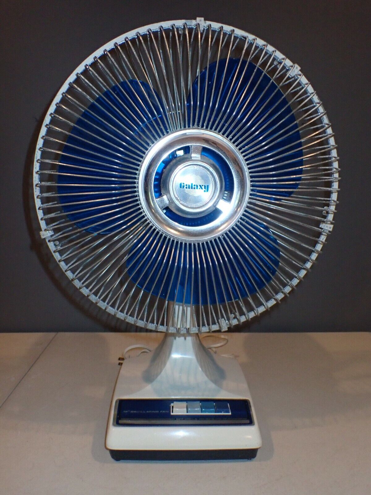 Vintage Galaxy 12” Oscillating 12-1 Blue Blades Fan 3 Speed Retro ~~Read~~