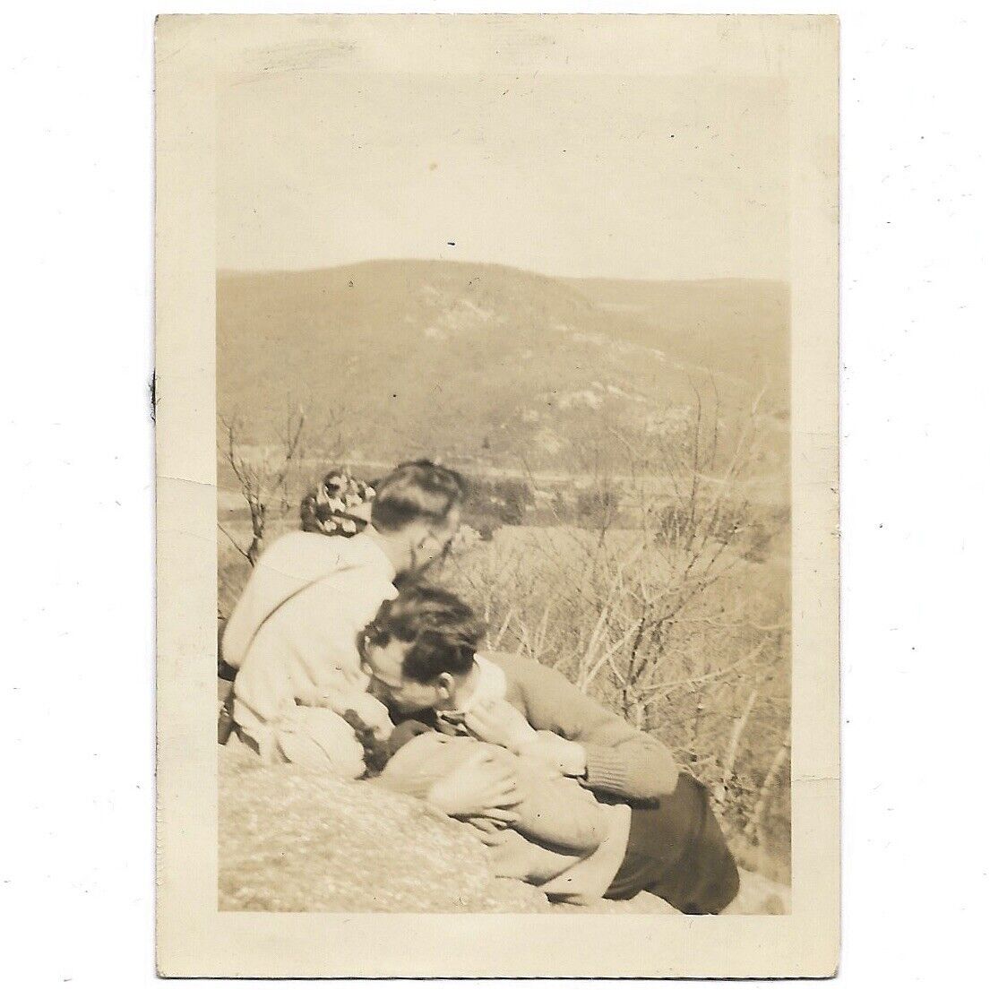 Vintage Photo Young Couple Making Out Kissing Next To Friends At CT Park C1939