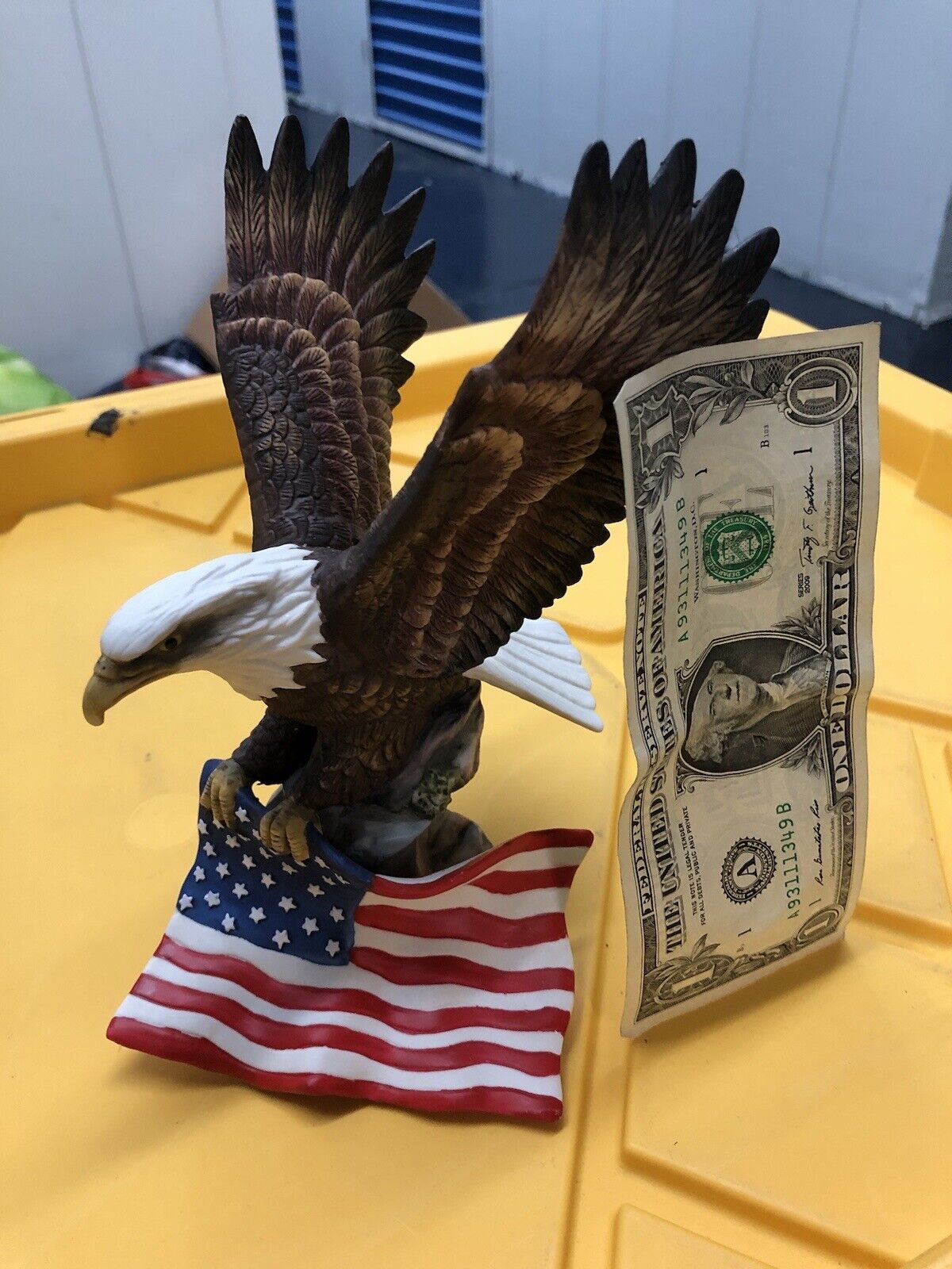 Wildlife American Pride Bald Eagle USA Flag Figurine Patriot Statue Sculpture