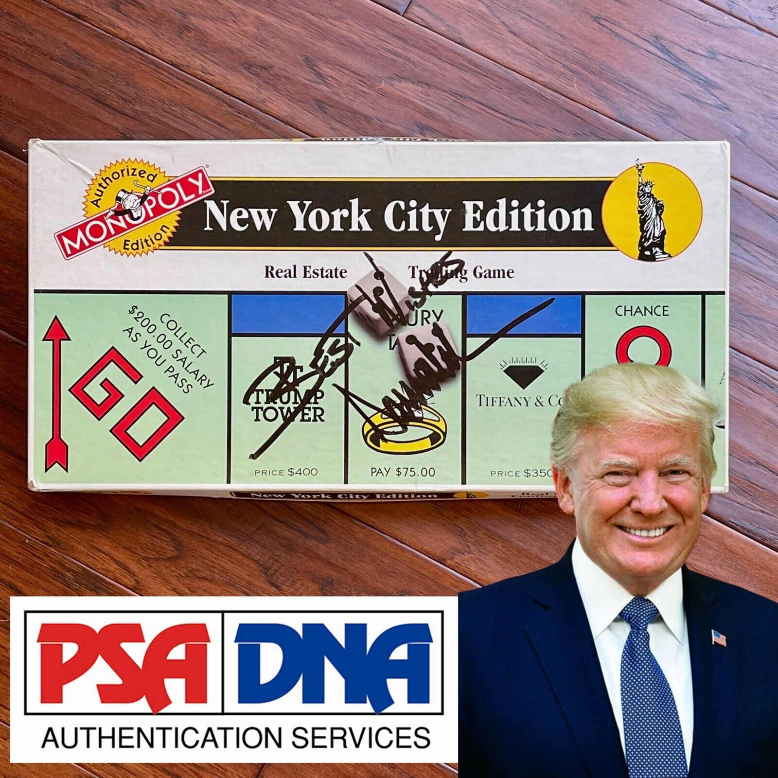 DONALD TRUMP * PSA/DNA * Autograph MONOPOLY NYC EDITION Board Game Signed