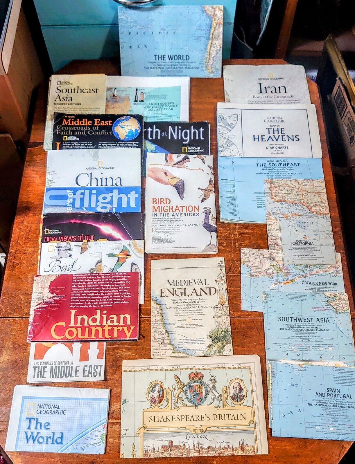 (22) Vintage & Modern National Geographic Maps & Inserts