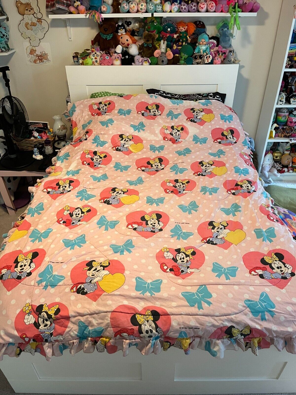 Vintage Walt Disney Minnie Mouse Pink twin comforter ruffle