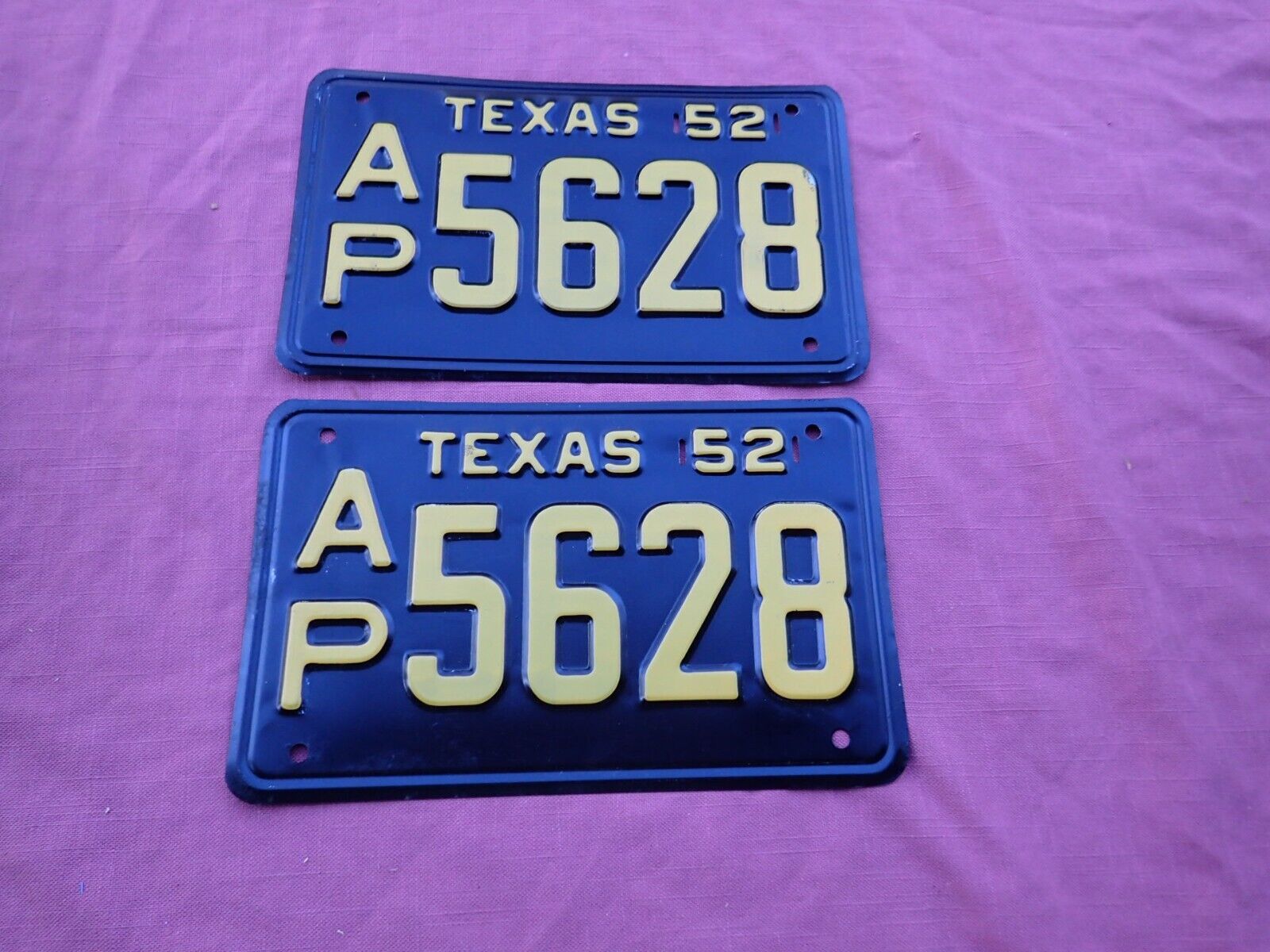 1952 Texas license plates, pair, NOS new, unissued