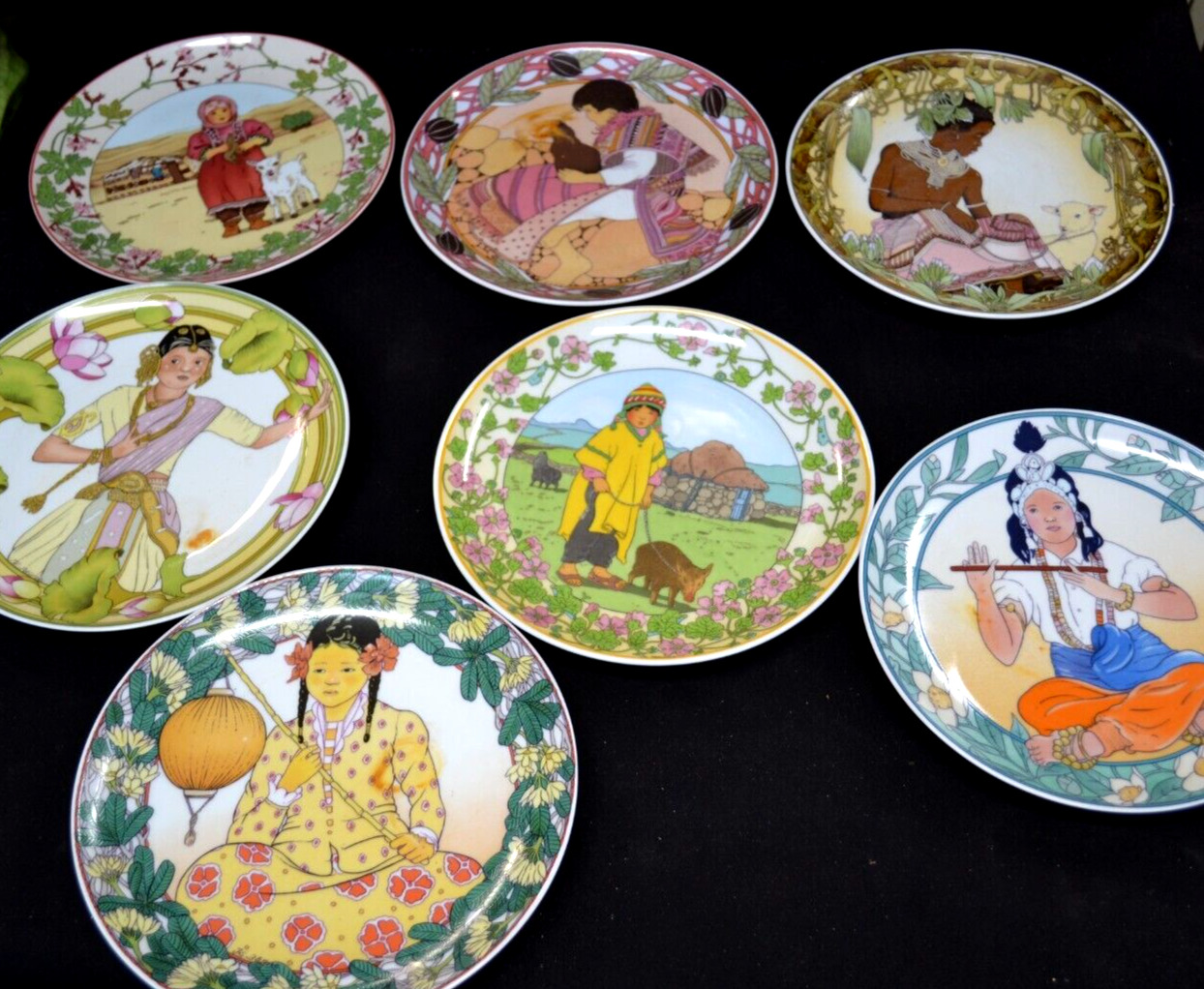 Set of  7 Vintage Heinrich Villeroy & Boch Plate Unicef Children of the World