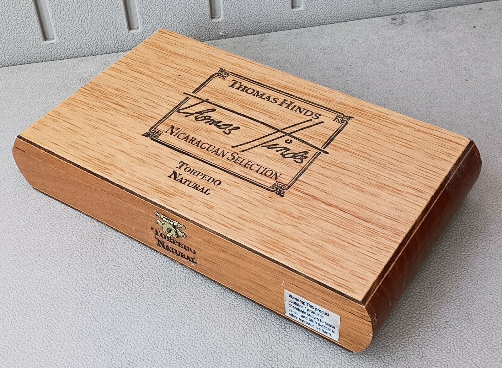 Thomas Hinds Vintage Wooden Cigar Box Hinged Lift Top 1970 1980\'s
