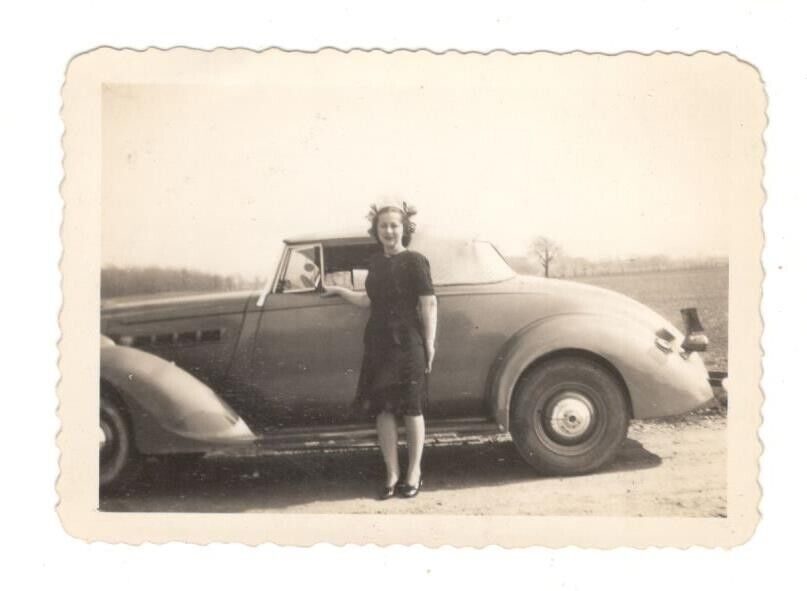 Vintage Photo Pretty Young Woman Classic Car 1940's Found Art APS11