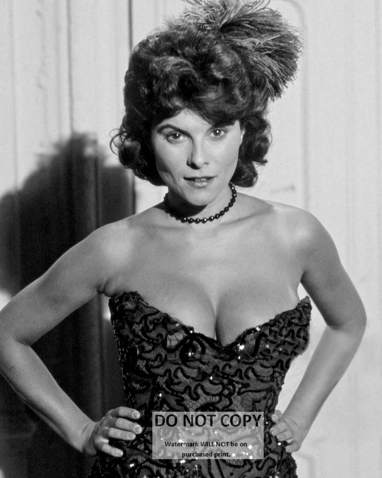 ACTRESS ADRIENNE BARBEAU PIN UP - 8X10 PUBLICITY PHOTO (DD959)