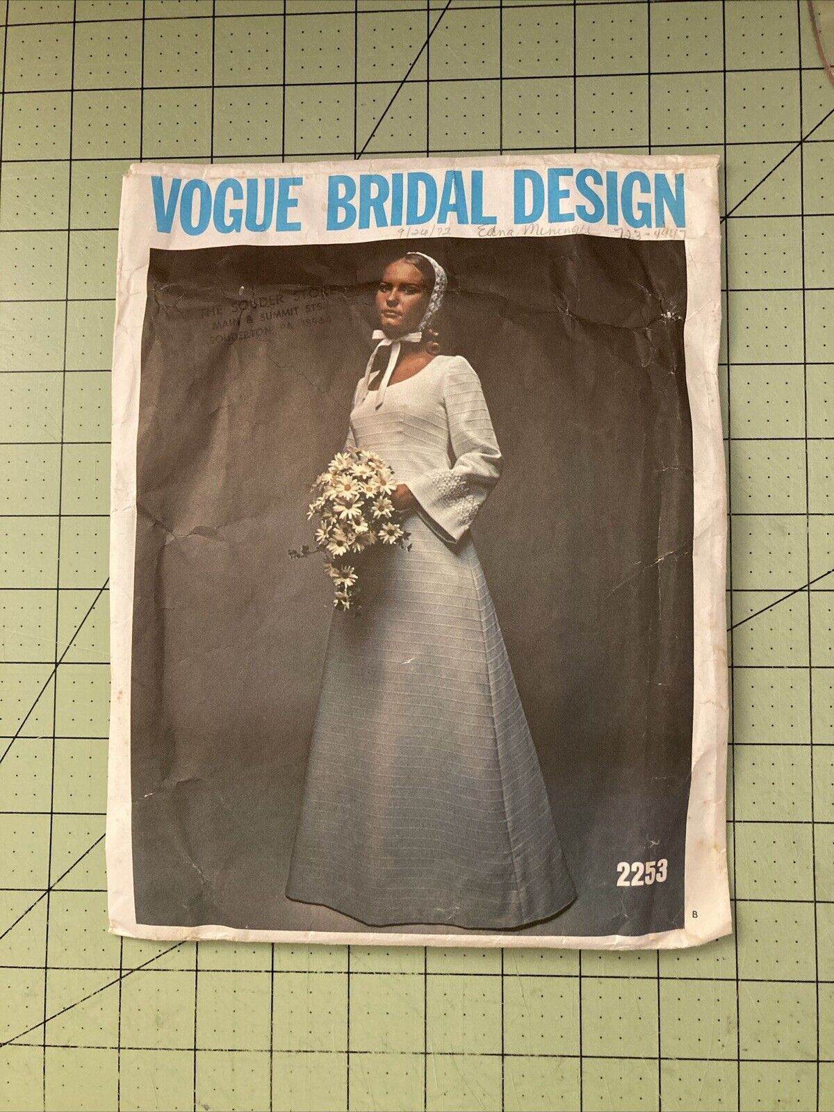 Vintage 1979 Vogue 2253 Wedding Dress Pattern Bust 32.5
