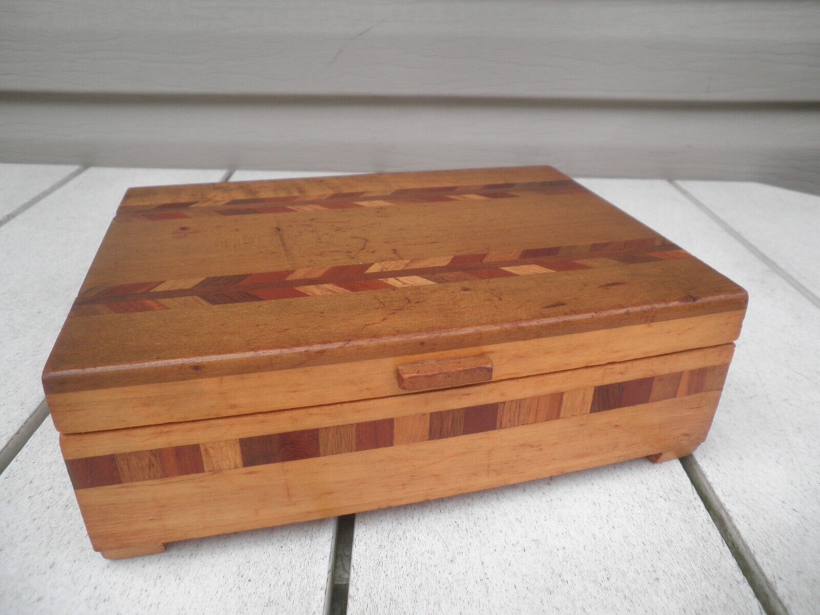 Vintage Inlaid Marquetry Wood Dresser Trinket Box-- 9 1/2\