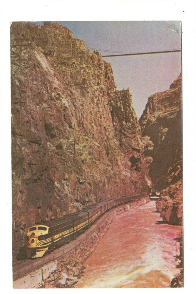 Railroad Postcard:  Rio Grande Railroad Train in Royal Gorge