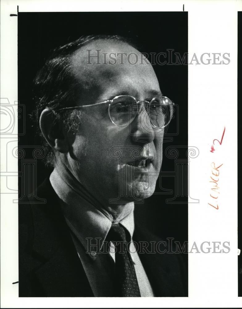 1991 Press Photo Dr. Steven Rosenberg, announces gene therapy